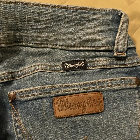 NWOT Wrangler Bootcut Jeans - Picture 2 of 4